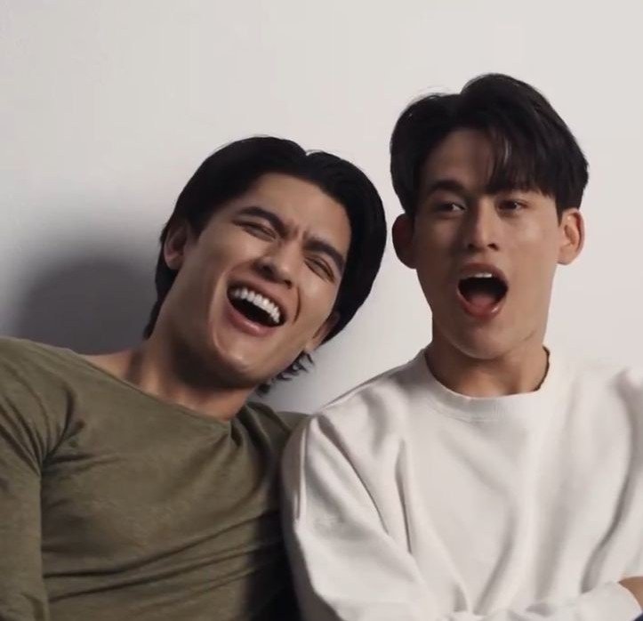 Jossgaw's tweet photo. They look so Gay from all angles 

#JossGawin #จอสกวิน https://t.co/SHxEK2qzGE