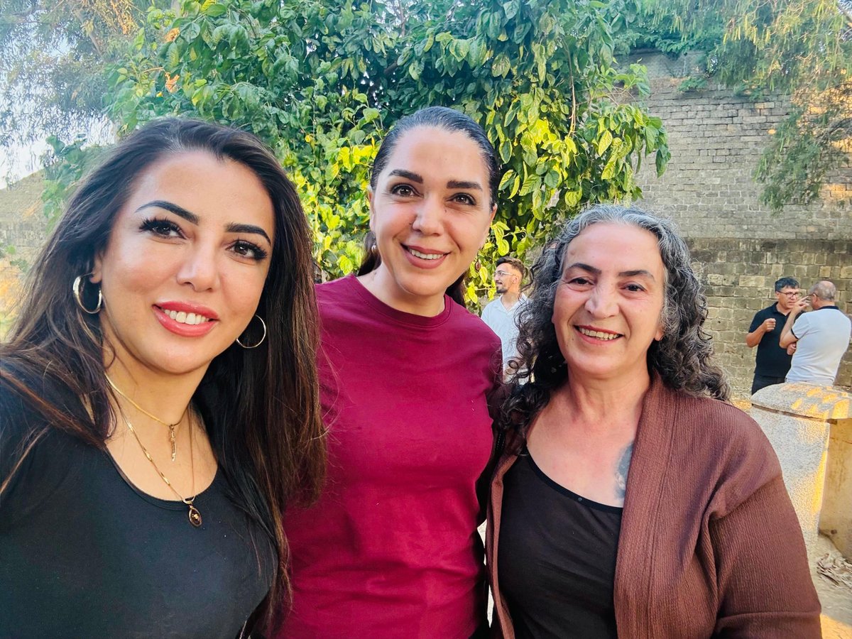 Fide_kursat's tweet photo. Madımak Katliamı’nda yitirdiğimiz 33 canı saygı, özlem ve mücadele kararlılığıyla andık.

Unutmadık, unutturmayacağız. 🕯️🌹

#Madımak #33Can #SivasıUnutma https://t.co/vUspzPVyE9