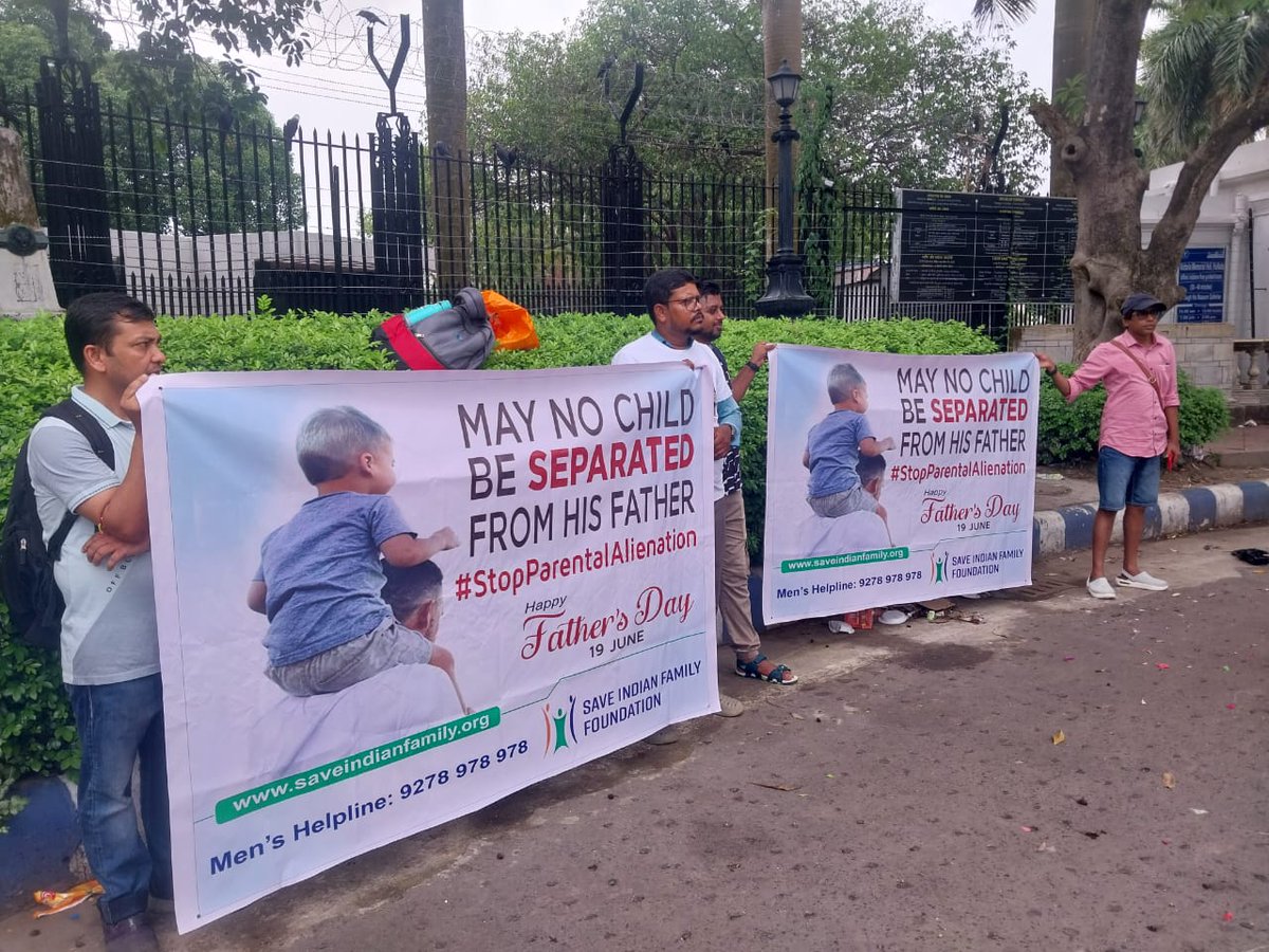 rajpuneker's tweet photo. Indian judiciary is against shared parenting of children. It believes in giving sole custody of children to mother, while fathers role in a child’s life is minimized. This feudal mindset is due to the belief that men should not nurture or take care of children. https://t.co/kArVeVJmHO