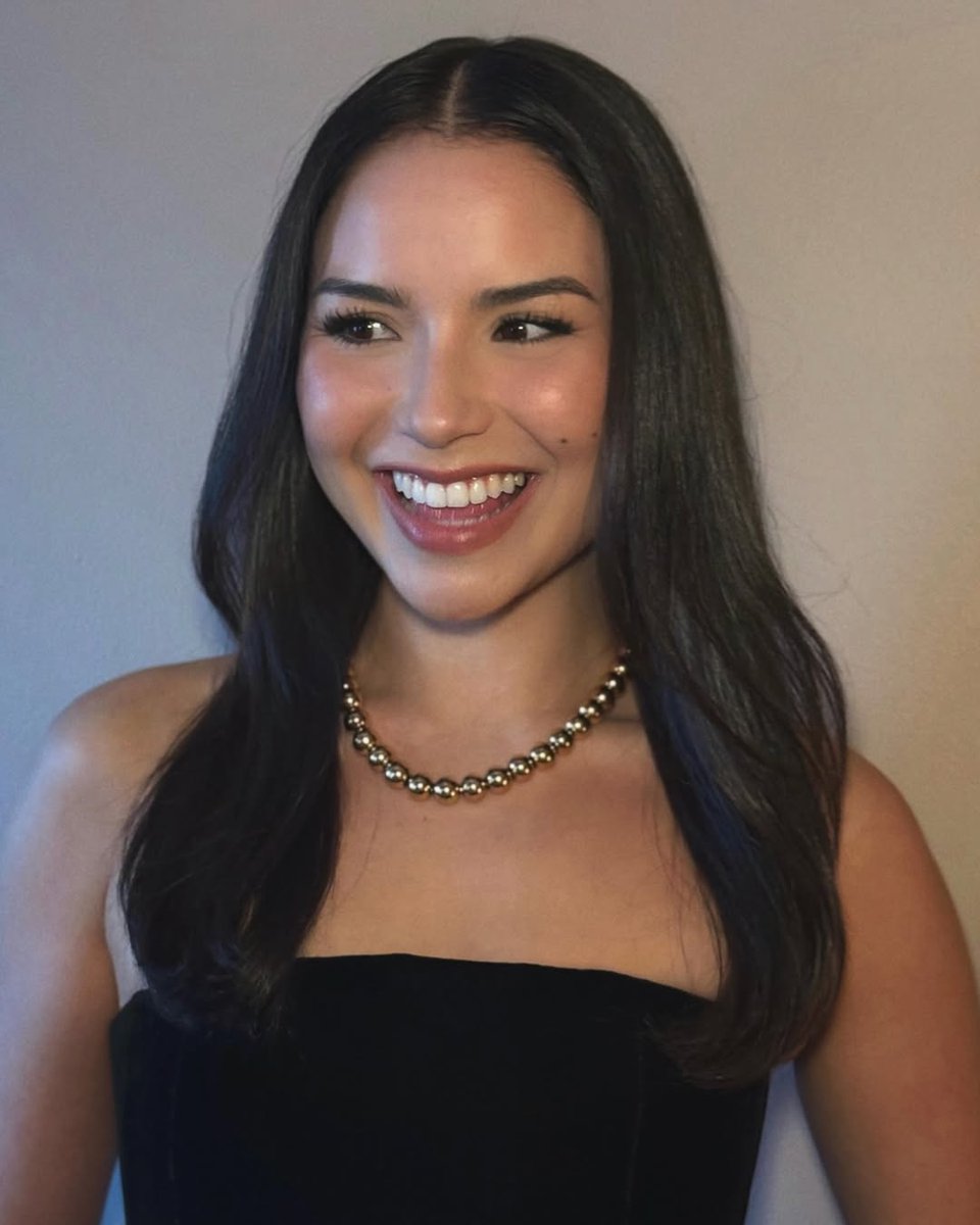 allurecrave's tweet photo. megan lawless has the face of an angel https://t.co/nNwsYTsofh