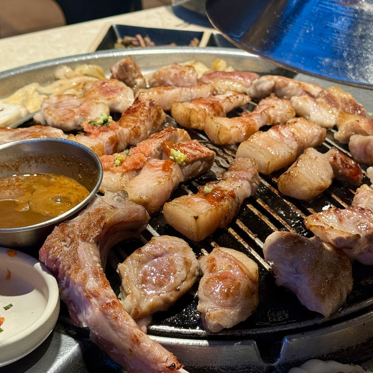 I_study_you's tweet photo. 숙성도 본점 처음 왔을 때 넘 맛있어서 기영이바나나처럼 먹었었는데 익숙해진 건지 맛이 변한 건지 그때만큼 감동이 없었어 ⍨⃝ https://t.co/hPlTIMcXvj