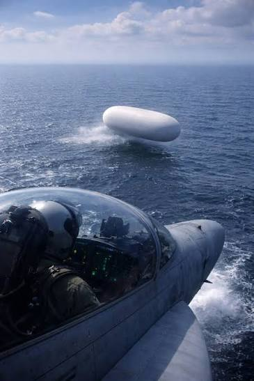 kb1hcd's tweet photo. @kb1hcd @AnthonyCumia @shalomshuli
@TheUncleRicoSho @CardiffElect @whoarethesepod 
Tic Tac UFO Somethings not told 1st seen as whitewater in ocean A Carrier goes out in groups including Submarines That even Navy/Group don't know where their at. Whitewater? Undisclosed Sub Report? https://t.co/4ztRnNYxwv