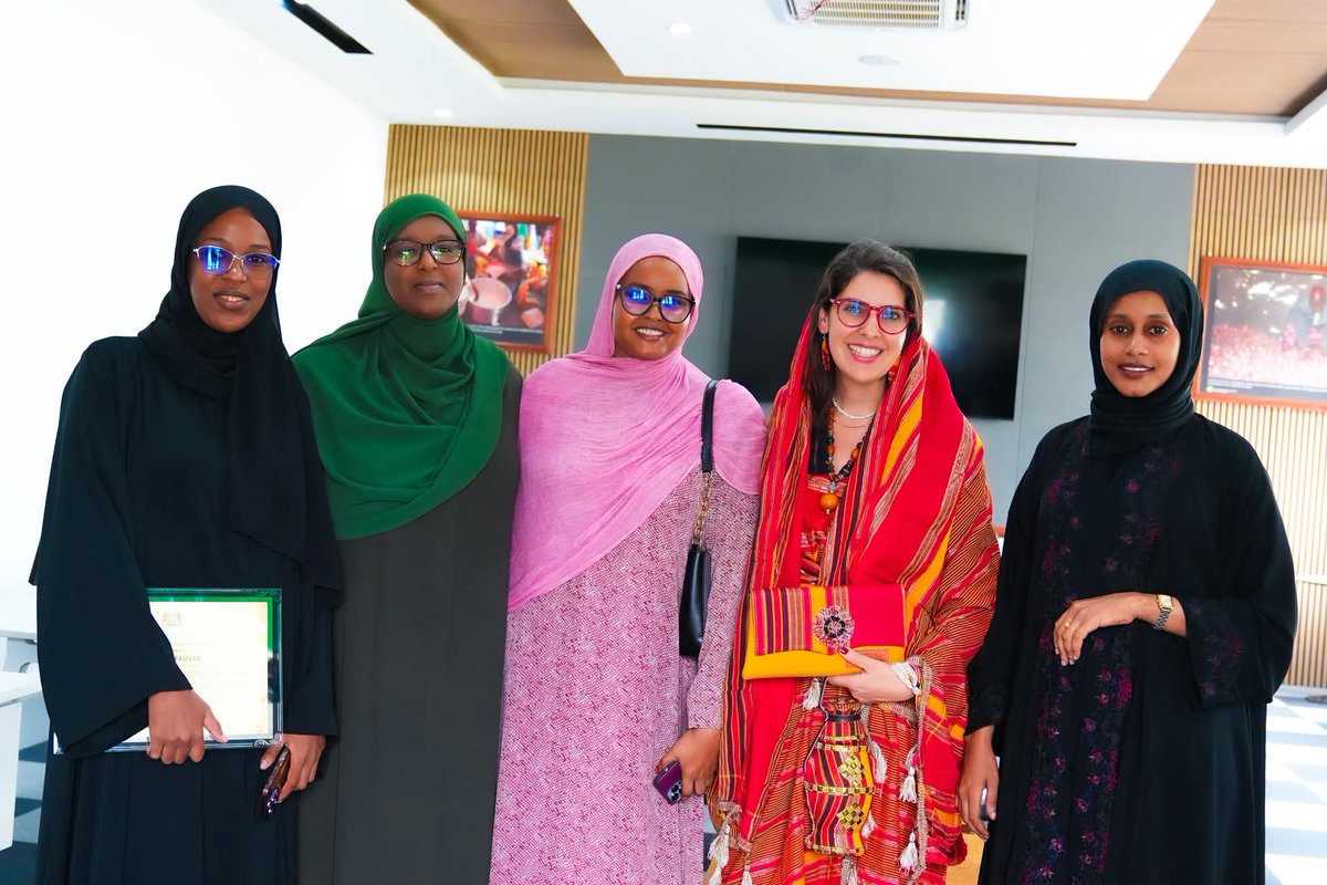inamuse7's tweet photo. Today, we bid farewell to Ms. Andreia Fausto, Head of Food Systems at WFP Somalia, and expressed our sincere appreciation for her dedication and valuable contributions to strengthening the partnership between the Ministry of Agriculture and Irrigation and WFP Somalia.
Her professionalism, kindness, and commitment to supporting Somali communities will be greatly missed. We wish her every success in her new role.
We also warmly welcomed Mr. Javed Yousifi, the newly appointed Head of Food Systems at WFP Somalia, and look forward to continued collaboration in advancing food security, nutrition, and resilient food systems across Somalia.
#FoodSecurity #Somalia #Agriculture #FoodSystems #Nutrition #Partnerships #WFP #MoAI #ResilientFoodSystems #SustainableDevelopment
#WorldBank #EuropeanUnion #SomReP #ClimateResilience #FoodSystemsTransformation #SDGs #ZeroHu
 @fausto_andreia @EPeterschmitt @WFPSomalia @FAOSomalia @IGAD_CPAC @jumuiya @EAYNOfficial @AmbGamal @EzanaKg @EU_in_Somalia @EUAgri @Aynte @AwHirsiSO @musse408 @HusseinidowAli @ADirshe @Abdirachiid
