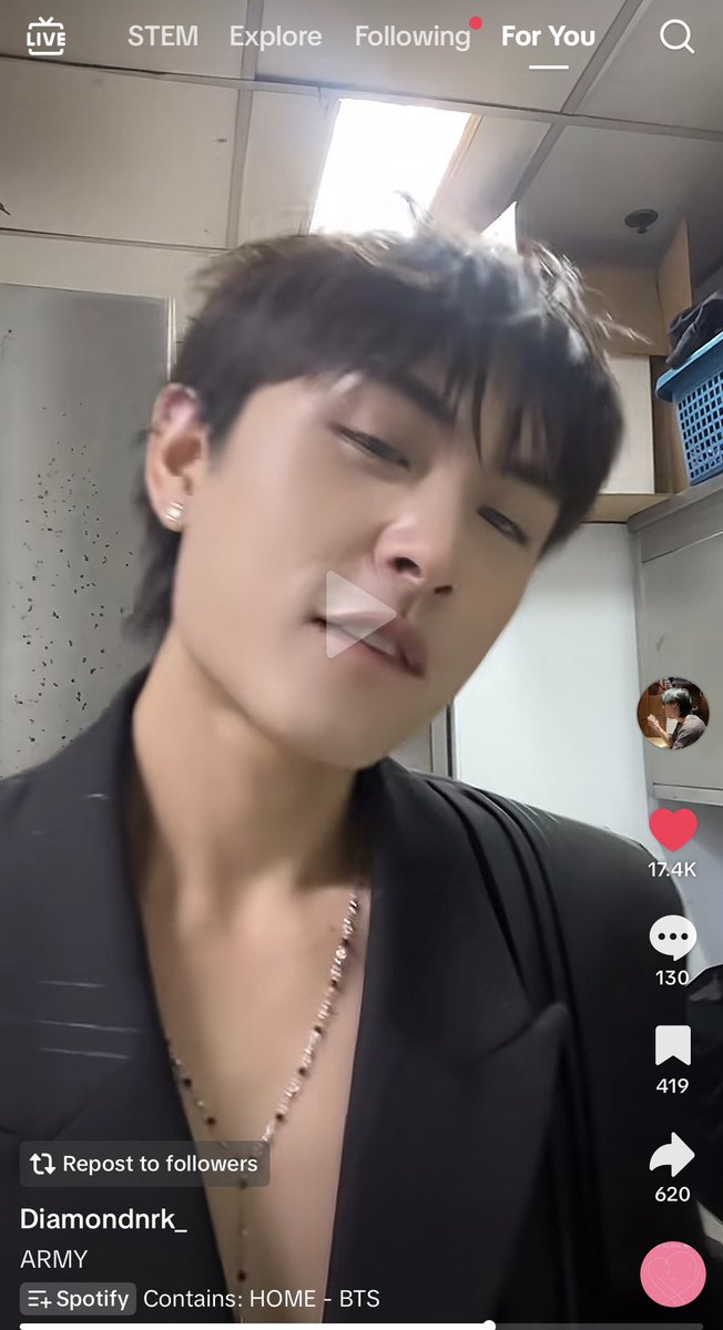 tjooning's tweet photo. The caption ☺️💜 #diamondnrk_ https://t.co/MhqdouTDTG