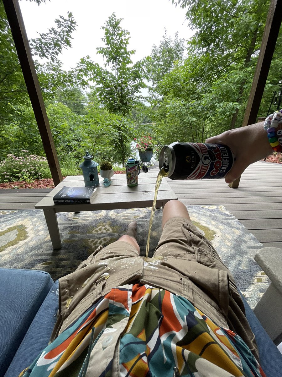 TofuEatingCat's tweet photo. #pourabeeronyourcrotchchallenge https://t.co/exkoDSr3oQ