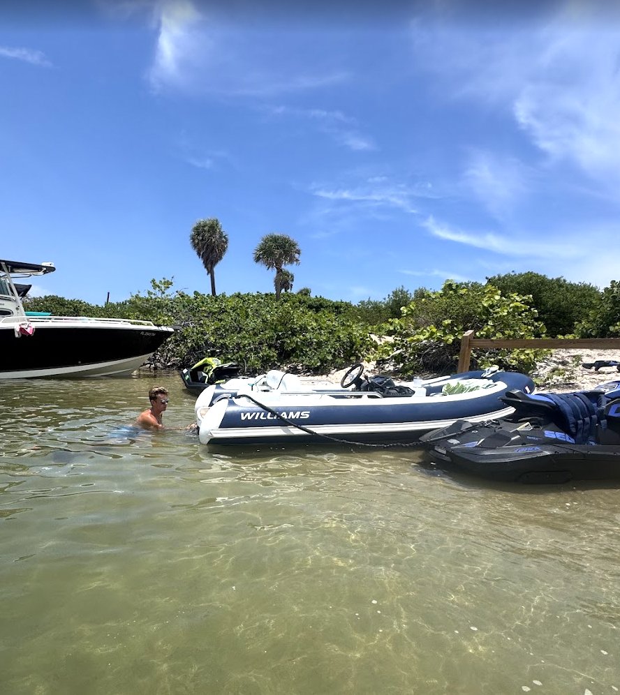 bfleming98's tweet photo. Family day at Whiskey Creek sandbar aboard the Williams 395 + Sea-Doos. Swimming, paddleboarding, sunshine, and good times with the boys.
These are the days that matter.
Favorite sandbar spot?
#WhiskeyCreek #YachtLife #SandbarLife #FortLauderdale #BoatLife #Superyacht https://t.co/KHQNSxpvYk