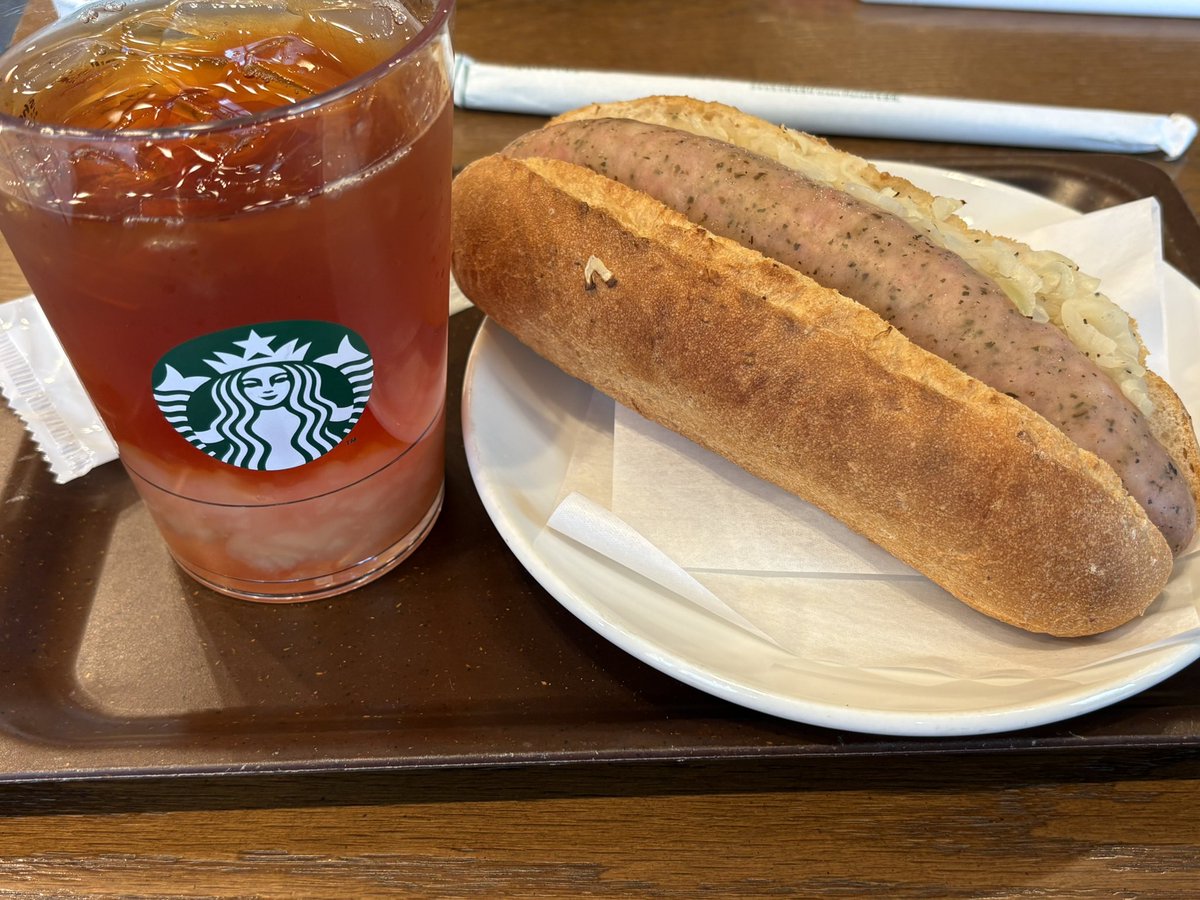 KentarouBazaki's tweet photo. 新作のクラフトジューシーピーチティーが今日から先行販売だったのでオーダーしてみた♬

小さなしあわせをコツコツと積み重ねることって大事だよね

勉強と同じだね👍 https://t.co/Td6sWOvrH8