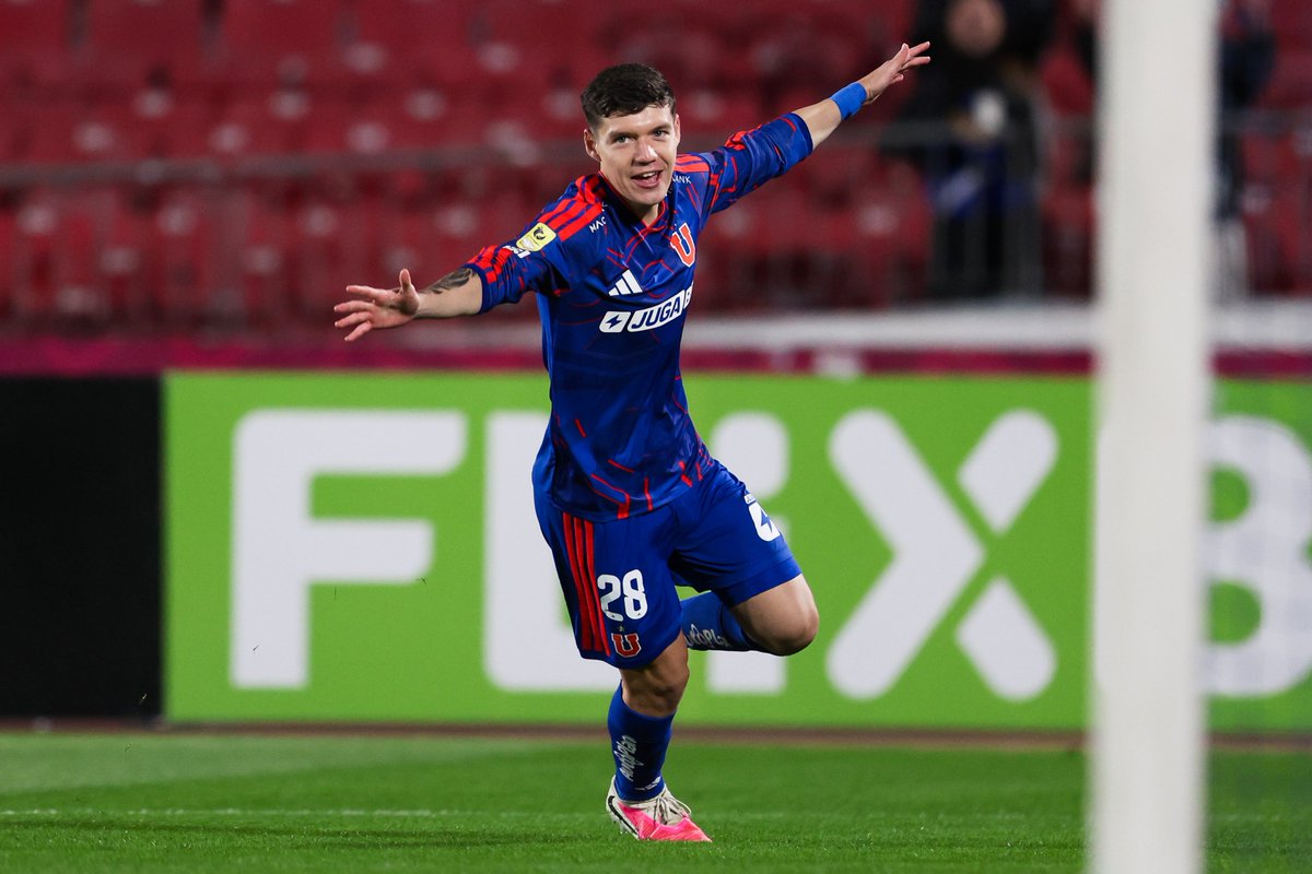 udechile's tweet photo. ¡GOLAZO AGUS! ☄️

#UdeChile 3️⃣-1️⃣ #Wanderers
#VamosLaU 🔵🔴 https://t.co/wAt3dXW6FO