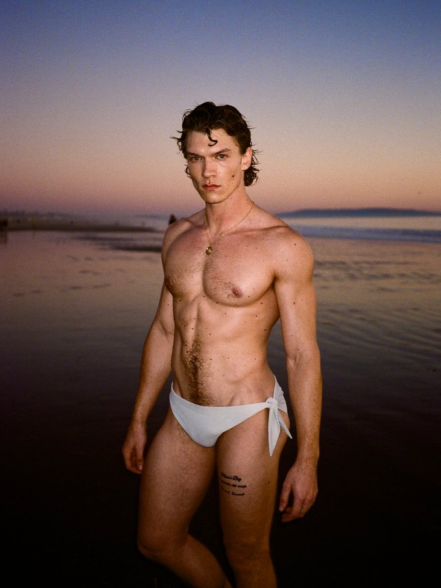 tzarilya's tweet photo. missing connor full bush in a bikini storrie https://t.co/eMKELUVEdl