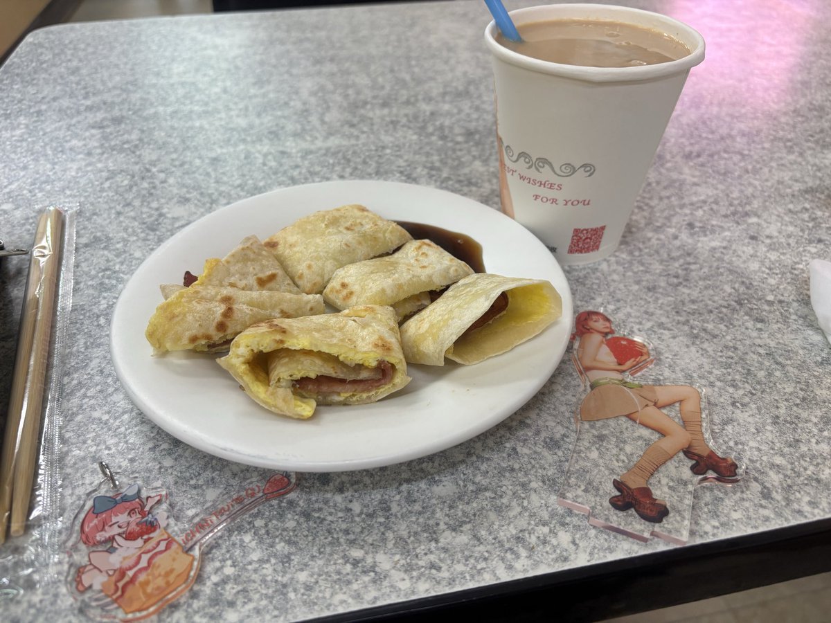 hago530's tweet photo. 夜中に志村けん推しのマッサージ屋にいてきた！
モーニング食べて今日帰ります！
気温高くて血行がいいからなのか、鼻水止まらない https://t.co/Tsi4PpZ0W2