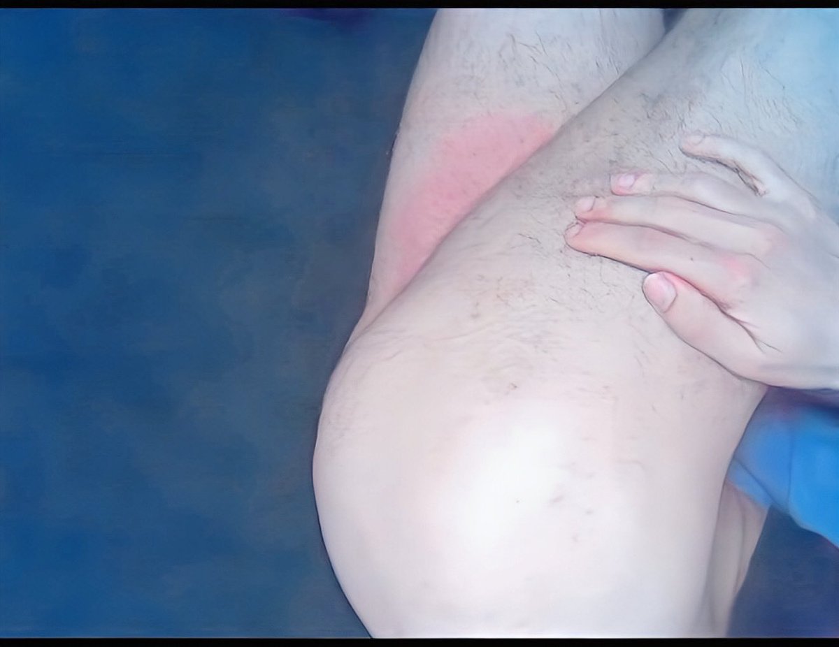 johnnylonduk's tweet photo. @fatdickalfie Omg that d was made to ruin me sir https://t.co/D89YbSeEvn