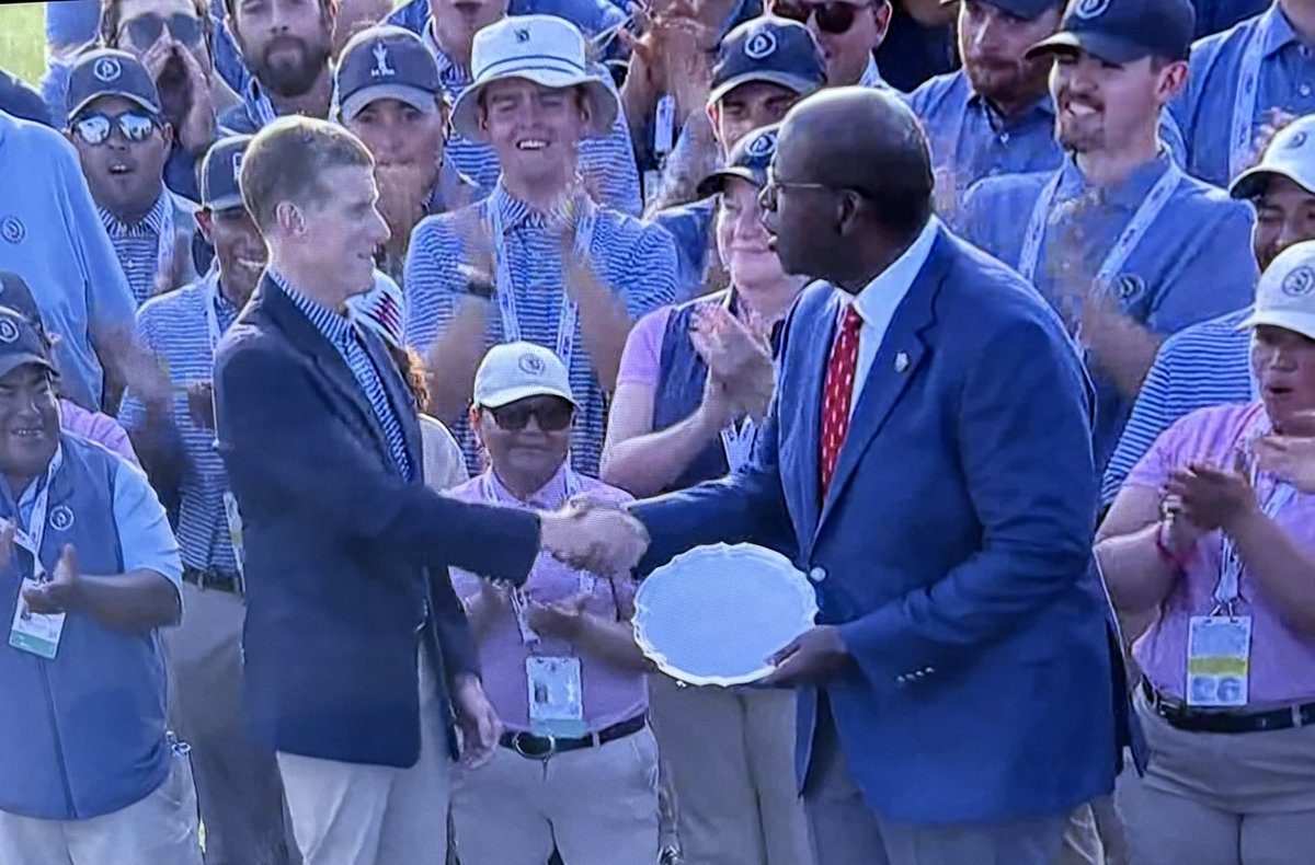 PatJonesTweets's tweet photo. Finish line for @jonsjennings the team and the E.J. Marshall Award from @USGA. Great championship! https://t.co/4dnbKrPR4s