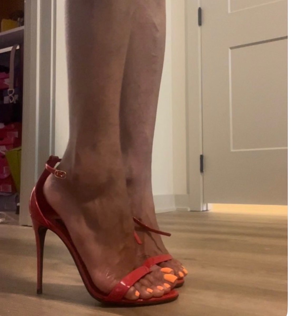MsLadyDoll4k's tweet photo. Which father like toes in they mouth? #footfetish #feetfetısh #feetworshi̇p #feetman https://t.co/NORWTywAdX