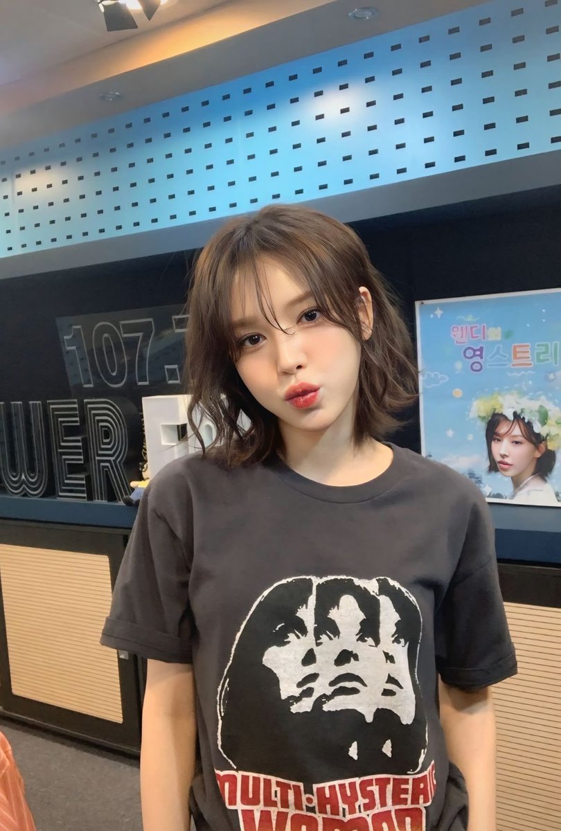naresware's tweet photo. Yang mana? 🥸 https://t.co/KdcqqwChER