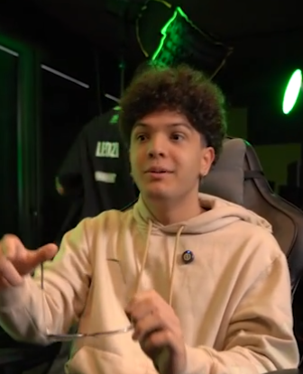 lcsgstk's tweet photo. @LOUDgg @sinatralol1 Who is "Leozi" bro? https://t.co/SPIkbK3zcT