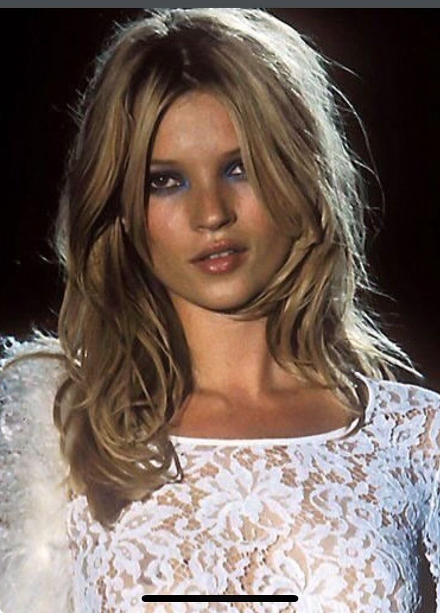 strwberrytarts's tweet photo. kate moss 🎀 https://t.co/OV7kxoX5Rp