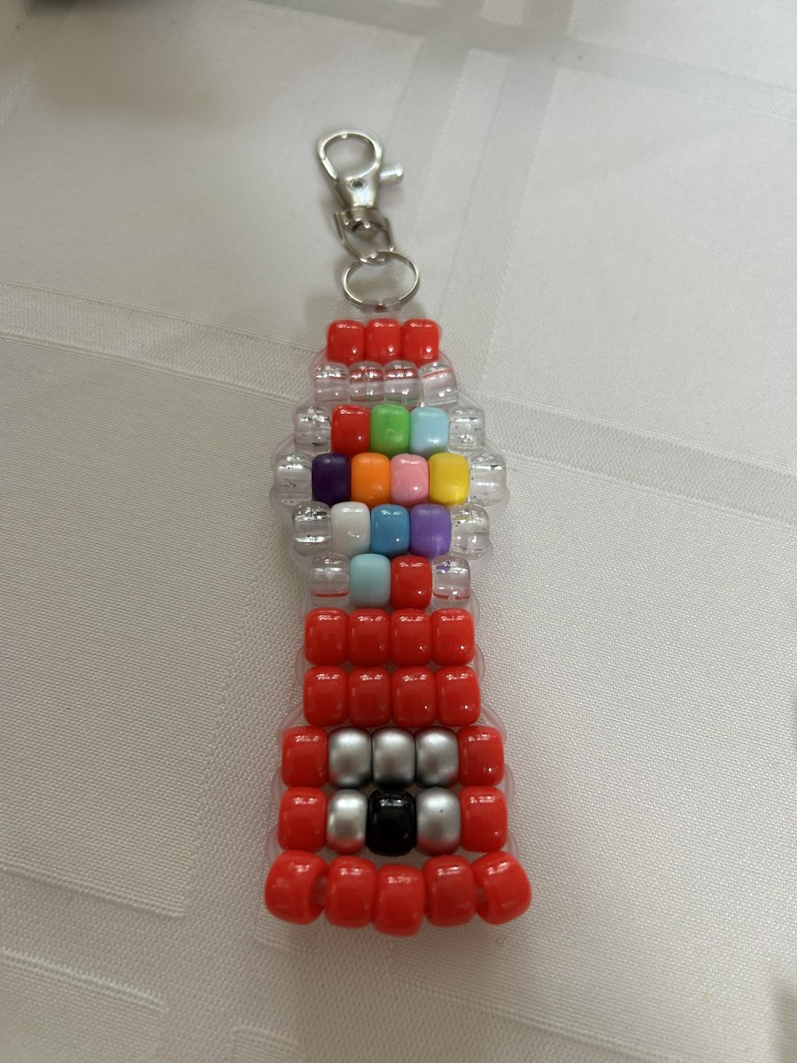 Sanslovesketchu's tweet photo. Hey everyone!! So my cousin has recently set up a brand new Etsy shop selling some custom made key-chains!! She can also make bracelets if you guys so desire!!! If you want to go check out her shop I have the link plus a QR code for you guys to scan!!!! 

https://t.co/3tVMCzOC4O https://t.co/DGtgBV3LU0