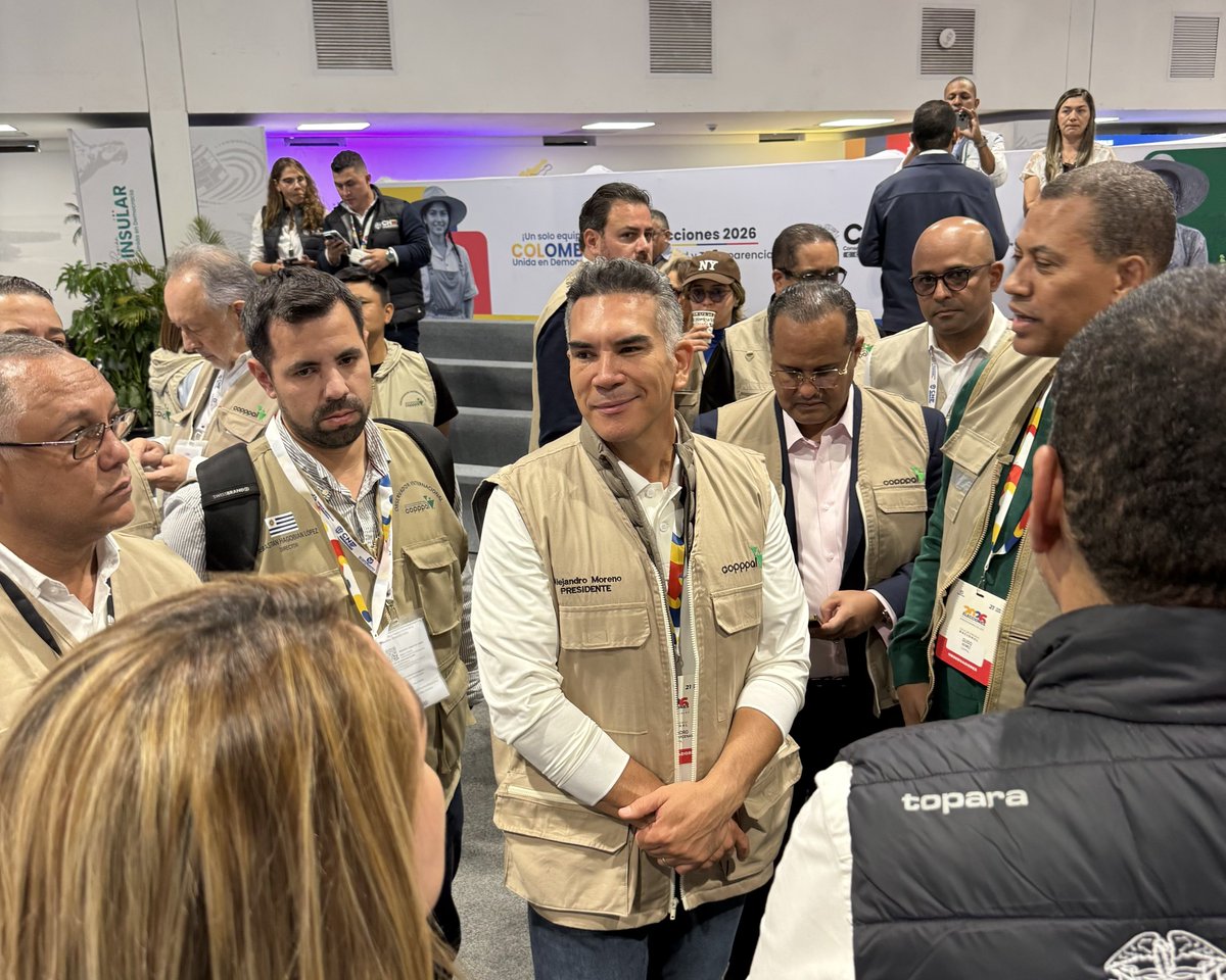 alitomorenoc's tweet photo. Estamos en la sede del @CNE_COLOMBIA, en Corferias, como parte de los trabajos de la Misión del Observatorio Electoral Internacional de la COPPPAL para la elección presidencial, integrada por más de 100 observadores internacionales de nuestra organización que dan seguimiento y acompañamiento a este proceso democrático.

La confianza de los ciudadanos en las elecciones se construye con transparencia, legalidad y autoridades que actúan con independencia. Seguiremos participando activamente en estos espacios de diálogo y cooperación internacional que contribuyen a proteger las libertades, fortalecer la participación ciudadana y dar certeza a la voluntad popular expresada en las urnas.