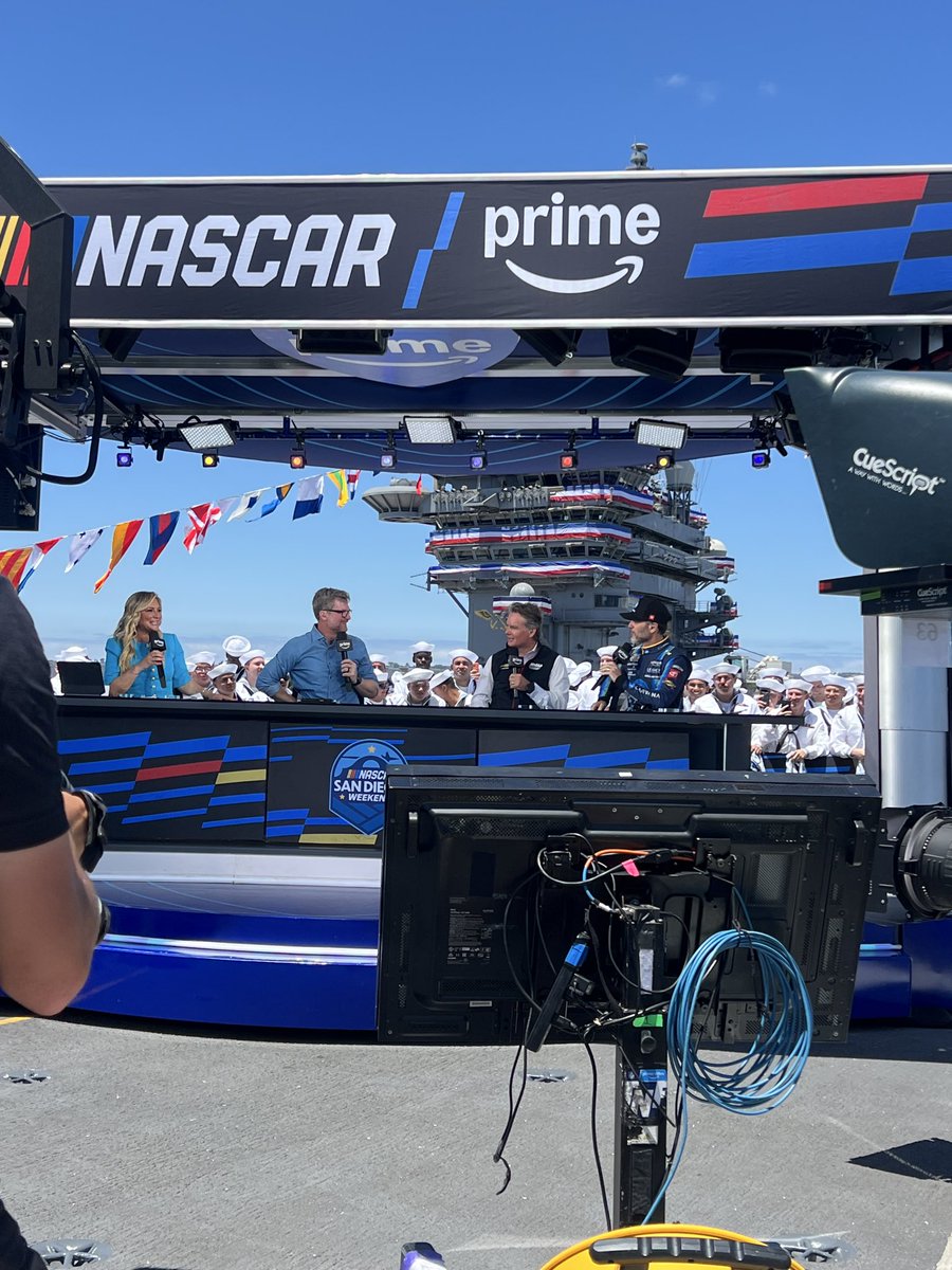 JimmieJohnson's tweet photo. Almost time to go racing 😎 https://t.co/6Yde6Y1wNM