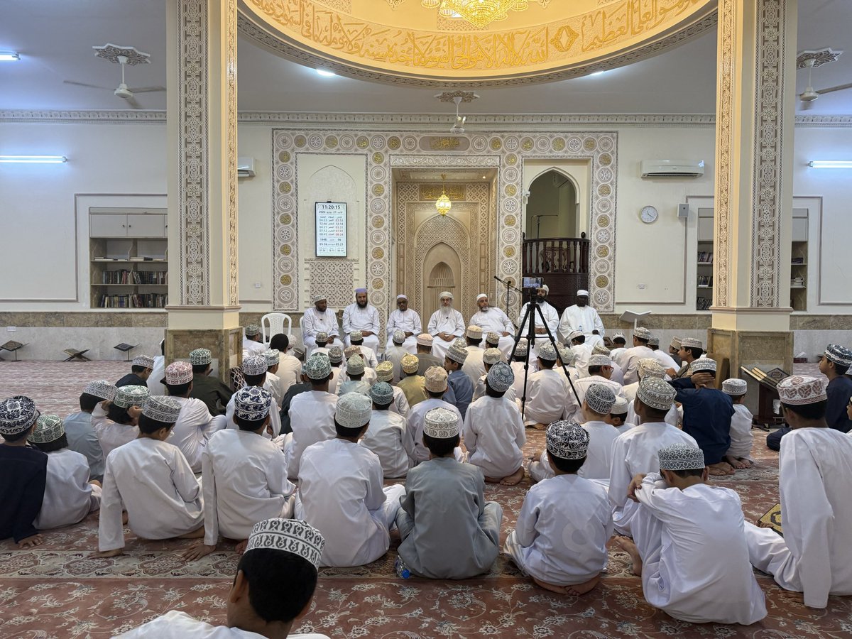 Almustefeed's tweet photo. بحمد الله وتوفيقه ابتدأ اليوم المركز الصيفي بجامع الإمام المهنا بن جيفر بالأنصب/ولاية بوشر لهذا العام ١٤٤٨هـ الموافق ٢٠٢٦ م الذي يضم ثلة من طلبة العلم  ، لدراسة القرآن الكريم والحديث الشريف والفقه والعقيدة ، نسأل الله أن يبارك في هذه الثلة الطيبة من الأبناء ويوفقهم لطلب العلم وصلاح العمل.