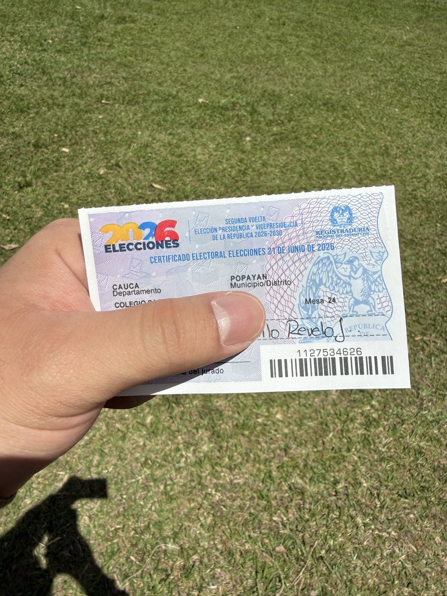 juanreveloj's tweet photo. #FirmesPorLaPatria 🇨🇴 https://t.co/1iM95OovfZ