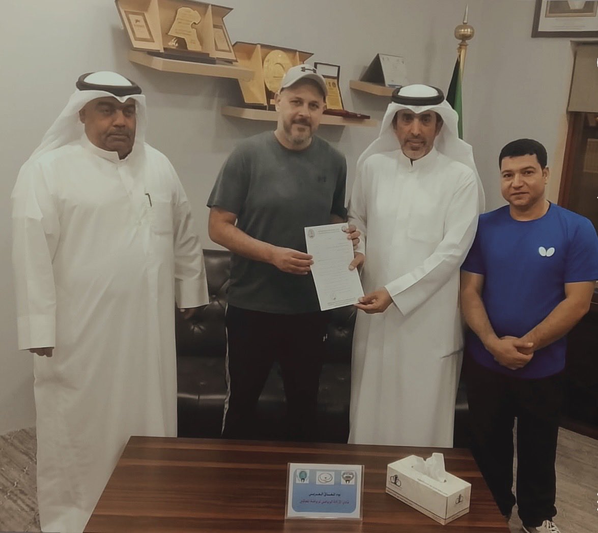 aleradaclub's tweet photo. وقع نادي الاراده الرياضي للمعاقين مع المدير الفني لكرة الطاوله الكابتن محمود البهي والذي يحمل من الخبره الكافيه في الكويت  مع عدة انديه منها اليرموك والجهراء والتضامن وبرقان . https://t.co/K5LeRGXmmR
