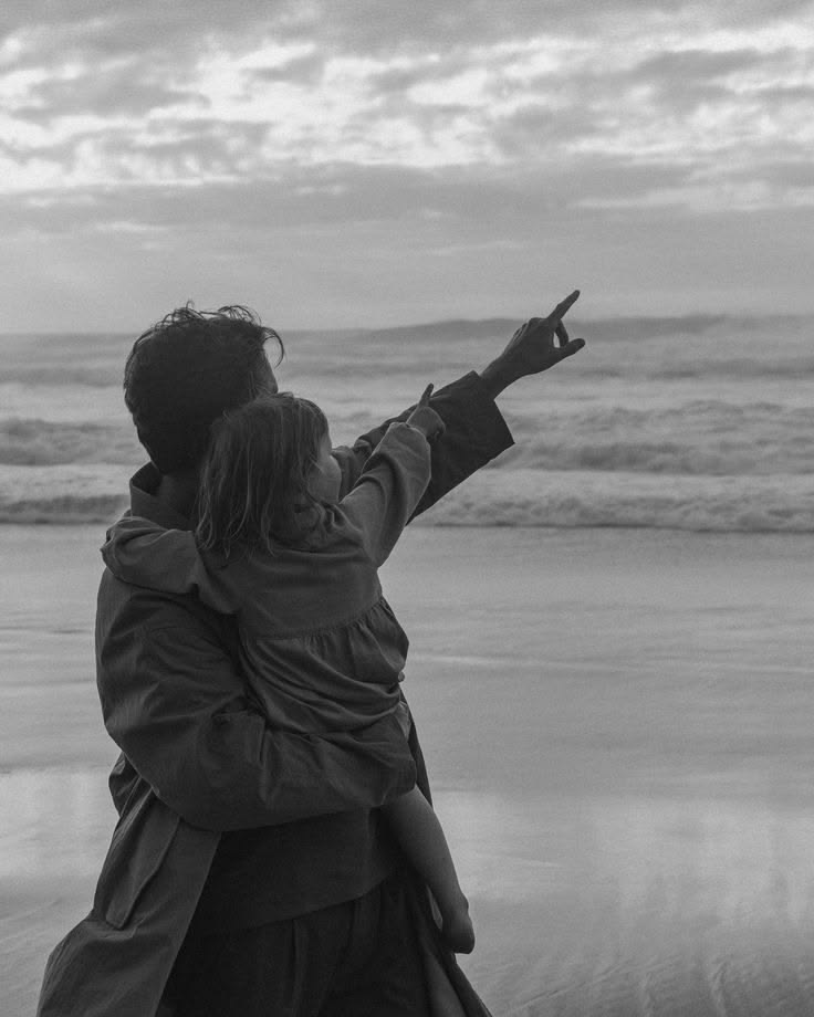 ViridianDevilry's tweet photo. @DeceivingAesir 

Happy father's day to Eira's favorite person. . .because I know, you're her favorite parent for a fact. 【🙄🖤】

We love you 【🖤💚💛】

S &amp; E. https://t.co/dsvVYTN2CT