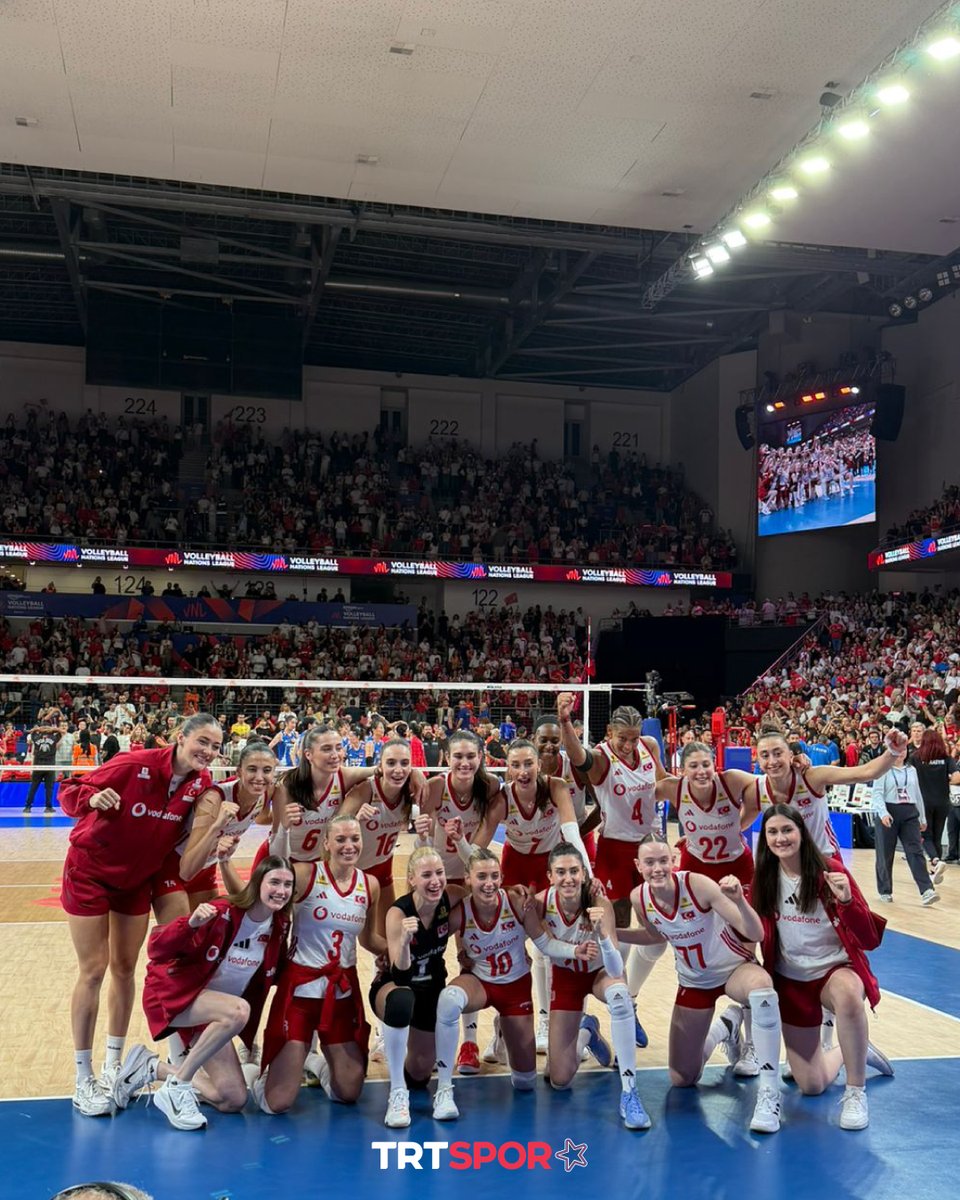 trtsporyildiz's tweet photo. 🇹🇷Filenin Sultanları'ndan galibiyet ve 4'te 4 pozu! 📷 https://t.co/C6Oy2S0wzJ