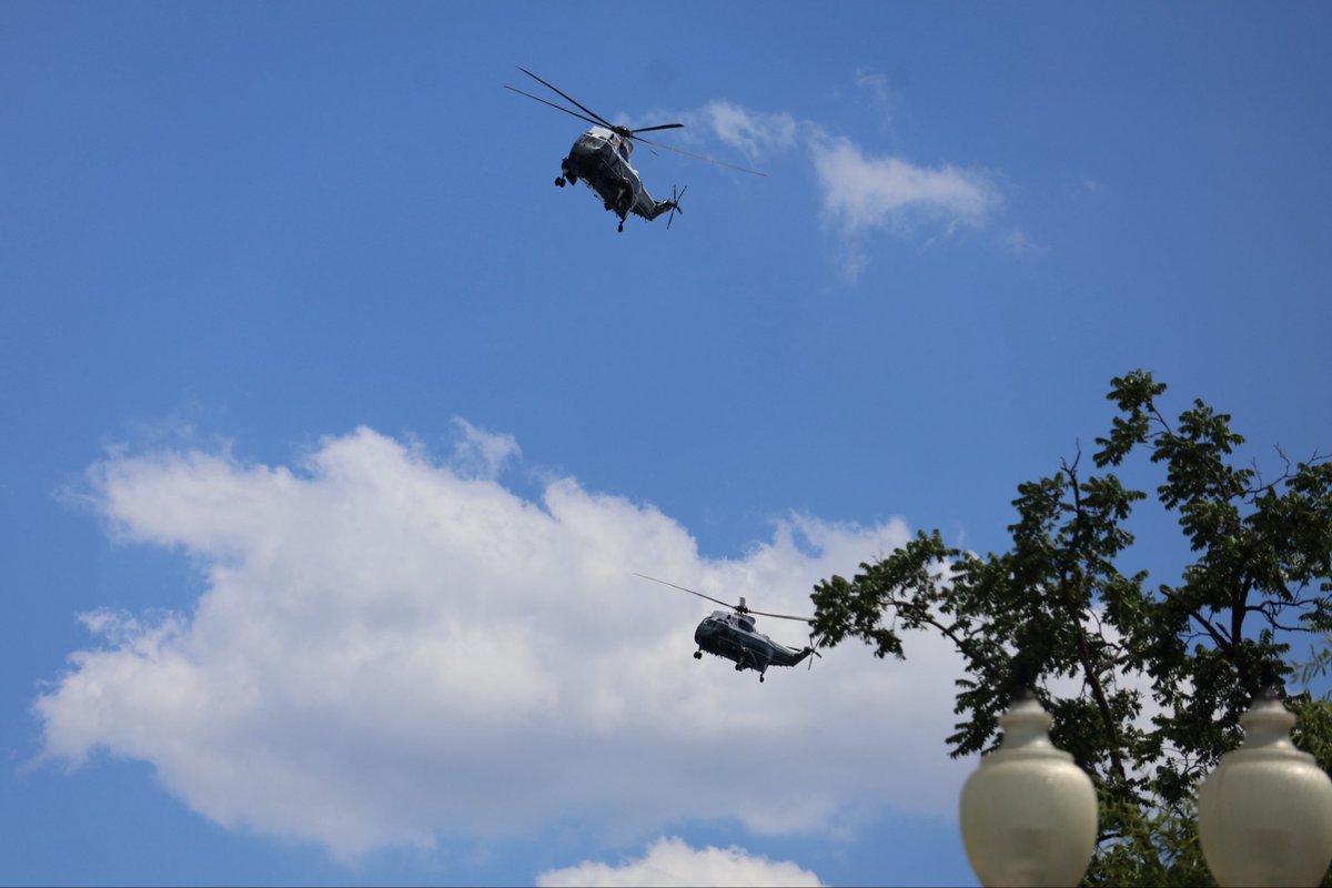 dmvfirepolice's tweet photo. President Trump appeared to make a loop around the Reflecting Pool aboard Marine One before returning to Joint Base Andrews. https://t.co/8JgolhcWqA