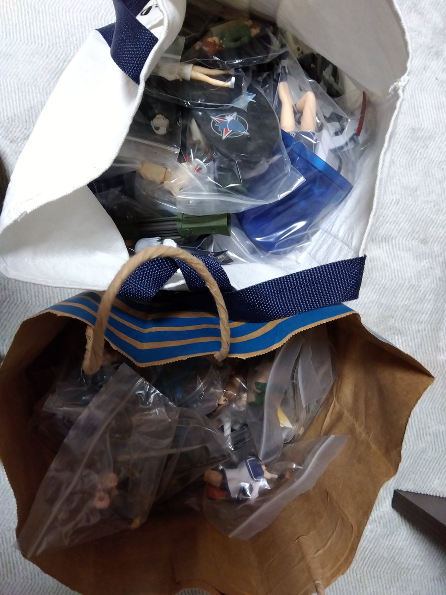 oricaplaygame's tweet photo. 想像していた以上にフィギュアがあったので、譲渡品013〜015について検品、清掃をして改めて再投稿します。
（015の投稿も今週火曜日に削除します） https://t.co/sa7sRPtEMt