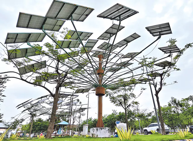 andhrudu12's tweet photo. సౌర చెట్లను బతికించరూ!
#Amaravati #SolarTree @PrajaRajadhani https://t.co/M4wCnkr196