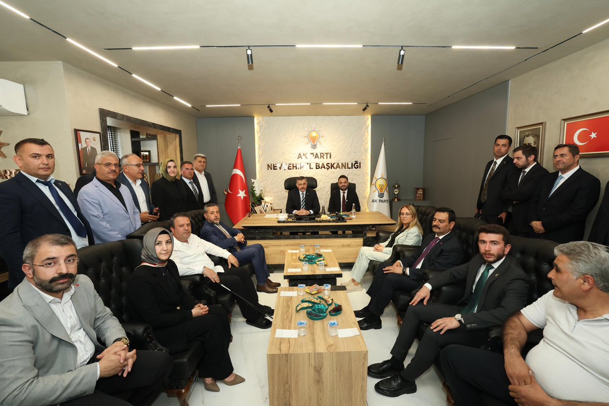 yasingunes50's tweet photo. İçişleri Bakanımız Sayın Mustafa Çiftçi’yi bazı programları sebebiyle ilimizde ve AK Parti İl Başkanlığımızda ağırladık. Samimi sohbeti ve ziyareti için teşekkür ederim. https://t.co/CQd7XuC3l5