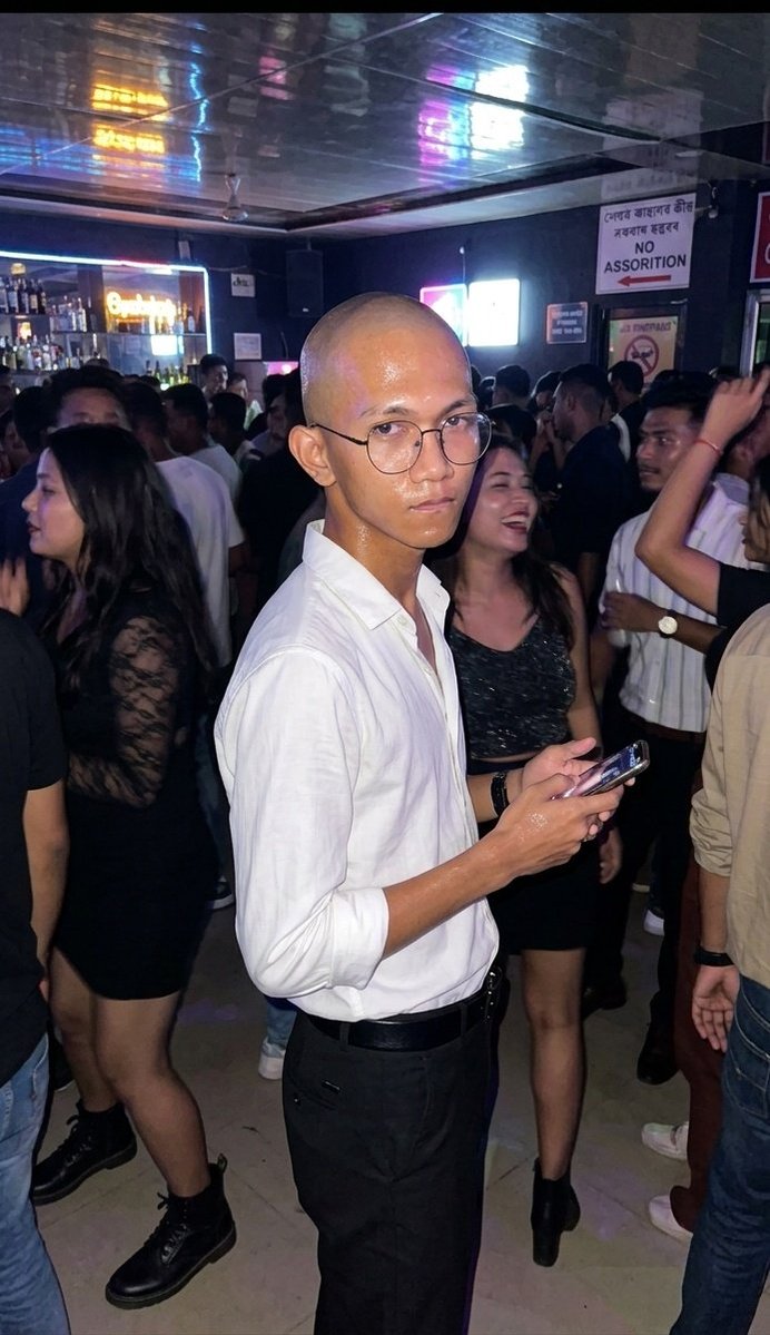 james_bald156's tweet photo. #bald #baldman #baldmen #baldboy #baldgay #baldlover #baldmodel #gay #lgbt #lgbtq #queer #baldlove #headshave #shavehead #cleanshave #gaylove #clubbing #gayclube #gaylife #top #bottom #verstile #vers #baldtop #baldbottom #baldvers #baldverstile #bdsm https://t.co/wy99oIvFVB