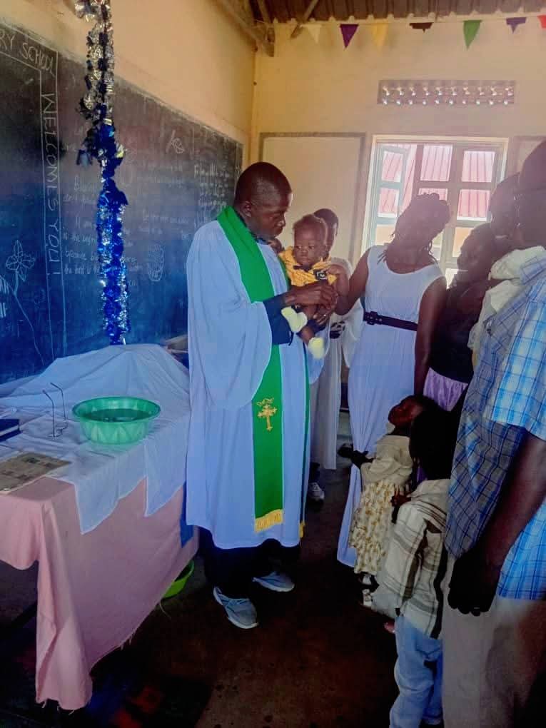 kumakech_sam's tweet photo. Happy blessed Baptism ceremony to our beloved twins Apio Merr Mikeyla, &amp; Odongo Derr Ethan.
Thanks to all who was part of us and supported us in one way or the other.

To God be the Glory.

@patrickoyulu @MercyLakiskis @desmondopio @laurencepique @OkoyaRogers @NyamerJolly https://t.co/doiHDyb9fL