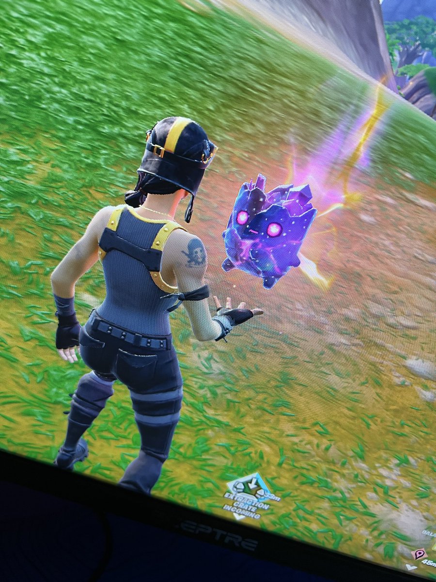 amuie's tweet photo. WHO NEEDS THE GALAXY ZERO POINT SPRITE?! join https://t.co/0FxWDo7qkY we will be doing live indexing all week! #sprites #fortnite #zeropoint https://t.co/Eod9Iydg36
