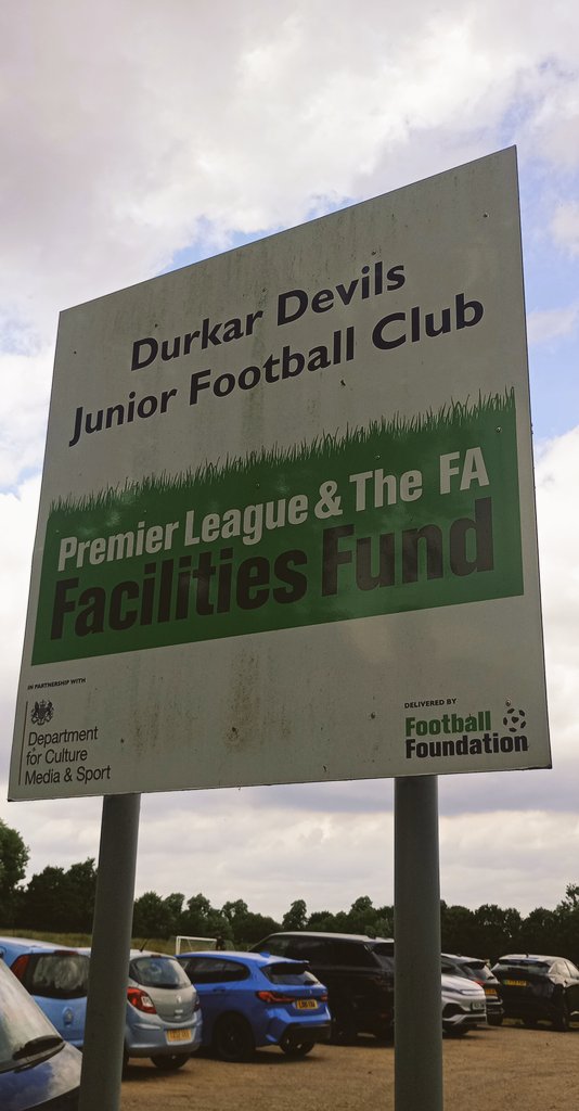 smilerhopper's tweet photo. #Matchopping not #Groundhopping #Westyorkshire #wakefielddistrict at Slack lane Aka Newmillerdam MW for @DurkarFC @OfficialYAL premier (step 9) v Bedders all stars #Charitymatch for @WfldHospice KO 1356 Game number 11 with @spireitepete mellie & JP #revisit #newpitchalert #saf https://t.co/n2gyXNY9B5