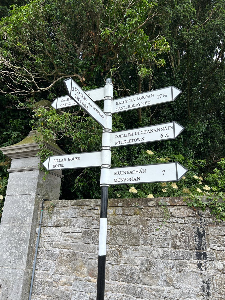MacGiollaBhainM's tweet photo. Day 172, morning walk in wonderful sunshine and a short walk in the afternoon in Glaslough #100daysofwalking #200daysofwalking https://t.co/4GnFGLx0Nk