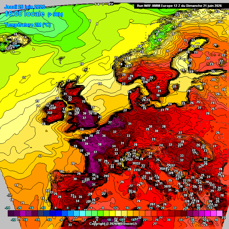 PvForecast's tweet photo. KNMI Vanaf woensdag wordt het met een meer aflandige aanvoer overal warmer en zien we vrijwel overal tropische temperaturen en in het zuidoosten temperaturen van 35 graden of meer. De kans op een #codeoranje voor aanhoudende #hitte  lijken dan ook tenminste redelijk; ca. 50%. https://t.co/LpVg0flr2p