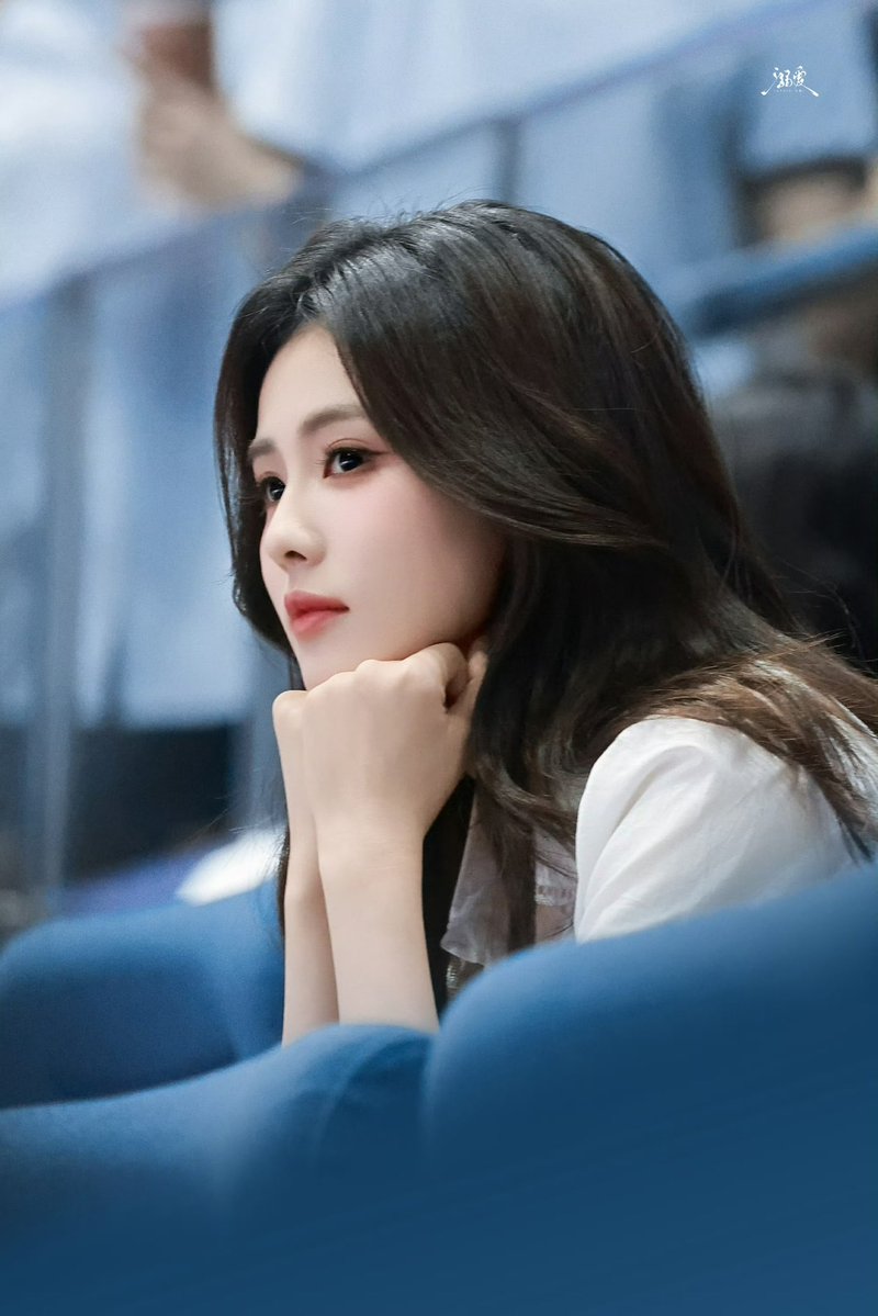 Only_Bailu's tweet photo. 21.06.2026 | Bạch Lộc - Đại sứ quảng bá giải thể dục nghệ thuật thế giới 2026, có mặt tại hiện trường World Challenge Cup Thể dục Nghệ thuật 2026 (trạm Bắc Kinh) 

#bachloc #白鹿 #BaiLu https://t.co/hfN14mBypt
