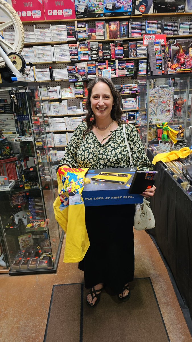 toyrattca's tweet photo. Big thanks to @angel_girl for your support and business right here in #miltonontario #milton #haltonhills #videogamestore #comicbookstore #physicalmedia https://t.co/7gJMLHMAIr