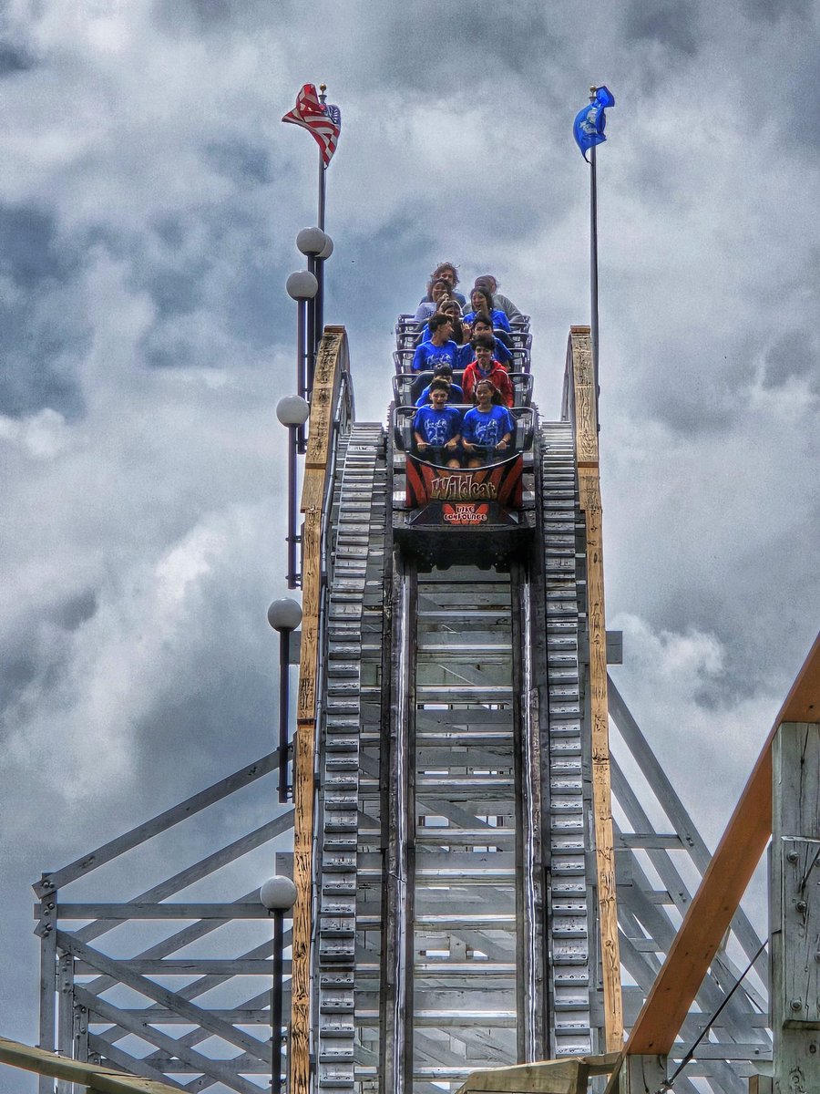 jsz1978's tweet photo. Wildcat @lakecompounce 🎢😸
#wildcat #lakecompounce #philadelphiatoboggancompany #rollercoaster #photography #samsunggalaxy #galaxyphotography https://t.co/gLnjrAIx01