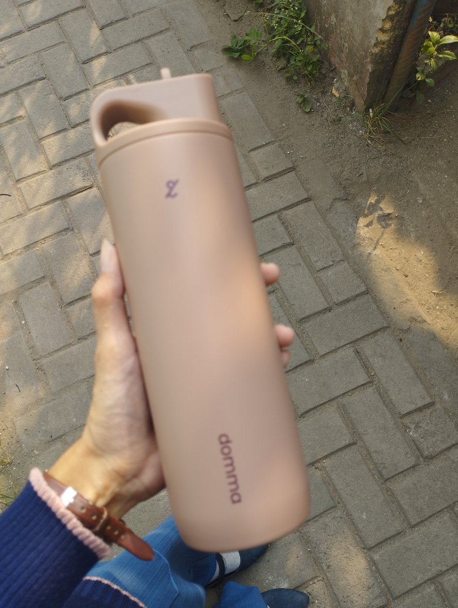 uptome909's tweet photo. Terimakasih teman-teman yang sudah menyarankan Tumbler yang aku tanya, kemarin aku udah beli merek ini cuma kenapa pas udah aku beli malah baru ada diskon apa aku beli lagi ya?? https://t.co/bdy4LFgxFK