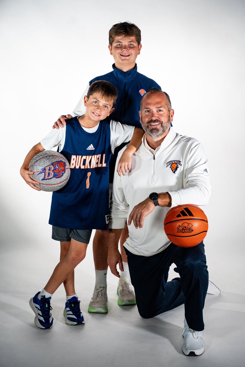 Bucknell_WBB's tweet photo. Happy Father’s Day to all of our Bison Women’s Basketball Dads! #rayBucknell https://t.co/Hnzerb35qj