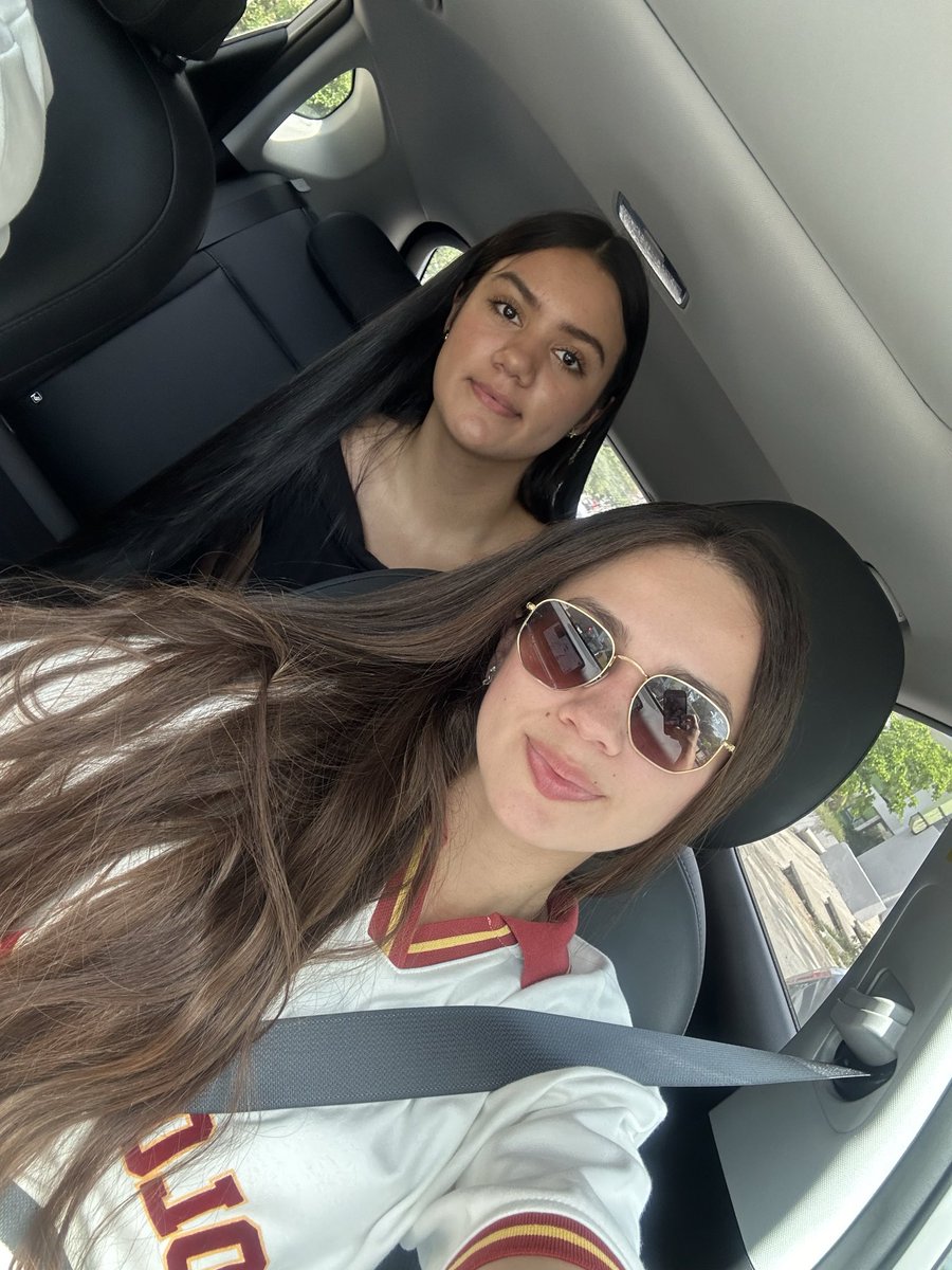 vanePardo08's tweet photo. C O L O M B I A ♥️ https://t.co/FhHs9srQQU