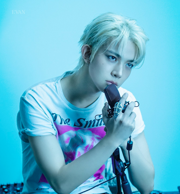 AboutMusicYT's tweet photo. Evan has officially made his solo debut. https://t.co/TbyBk2wEpj
