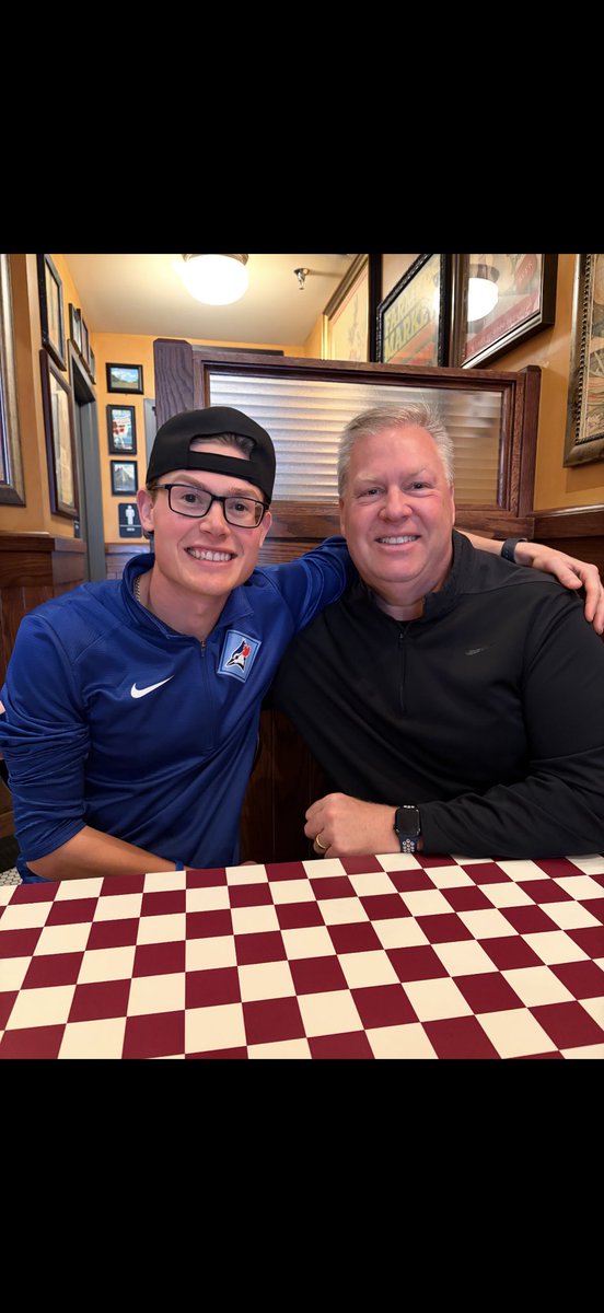 avandyk77's tweet photo. Happy Father’s Day! 🌆 🍕 ⚾️ https://t.co/tNFpQyKQBh