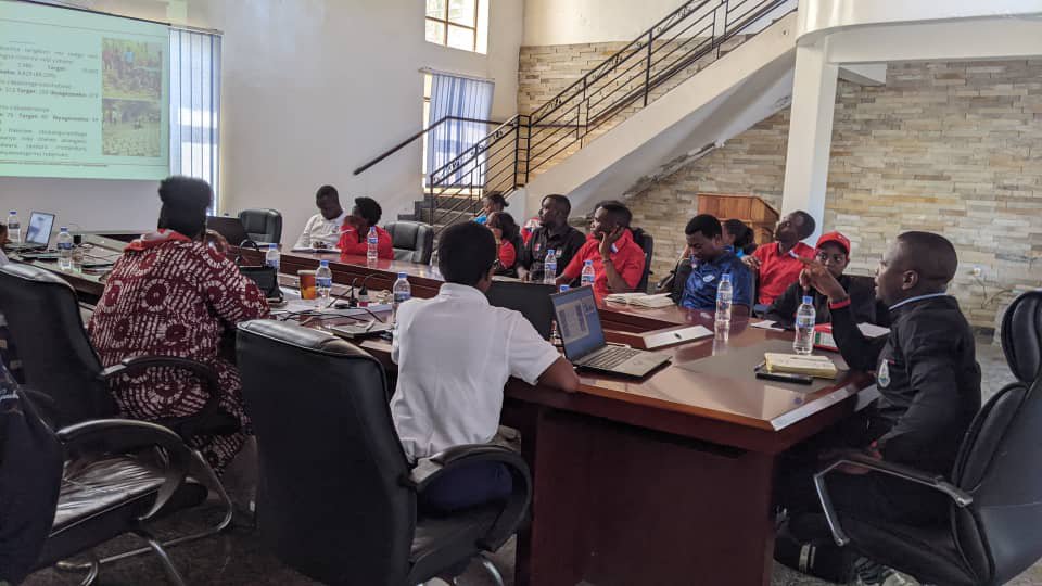 mporerirenge's tweet photo. @rpfinkotanyi @RwandaWest Ibikorwa byakozwe mu mwaka wa 2025-2026 n' Ibiteganyijwe gukorwa muri  2026-2027 , Kunoza imikorere y' Urugaga no gukomeza kugira Uruhare mu bikorwa bitandukanye bishyira #UmuturageKuIsonga https://t.co/nVZ8039pYe