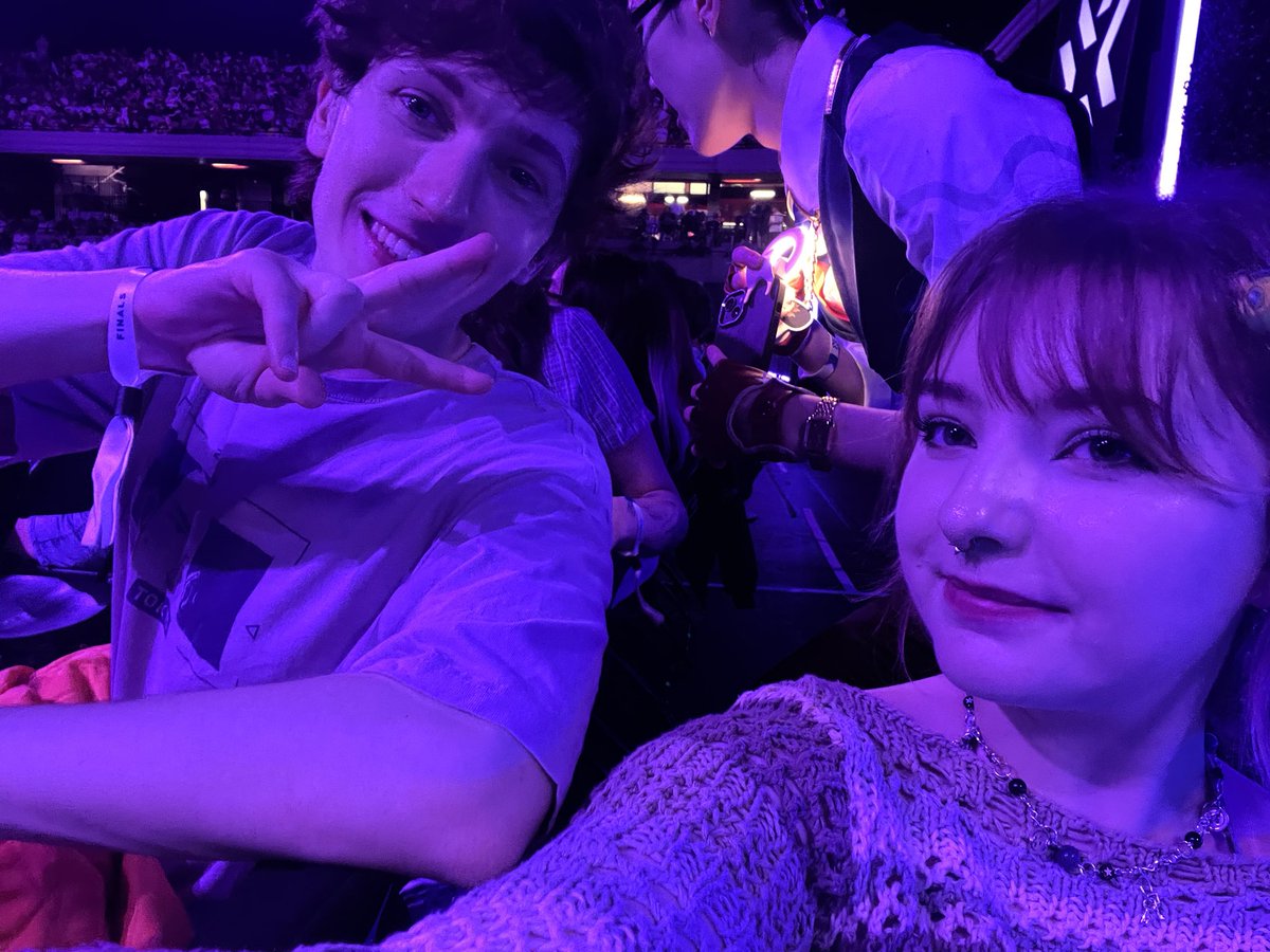 elfenlei's tweet photo. what an incredible finale

so cool seeing so many people who share the same passion you have for something in one place, especially people who you’ve looked up to/known for YEARSSS

thank you so so so incredibly much to @VALORANTukn @JimothyTV for the invite to Masters London 🩵 https://t.co/HKfY0DGJPS