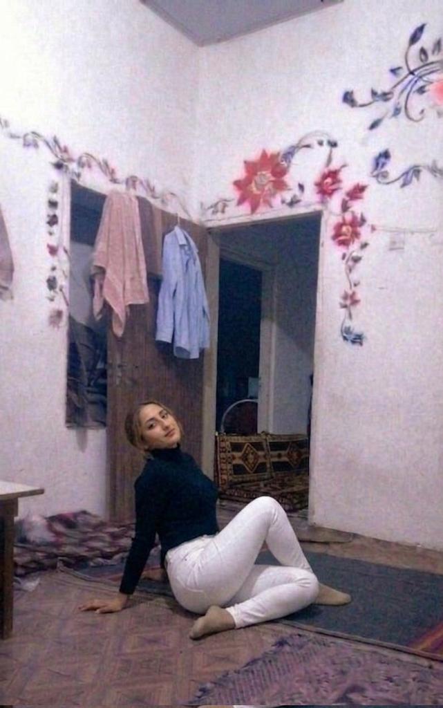 2ysli8's tweet photo. بنت خالتي اجت اليوم عندنا بس فيها دود ههههه 😂ايش رايكم فيها فديتك ي بنت خالتي🙈🙈🙈🔥👄💋💋 https://t.co/X4vRpN44VP