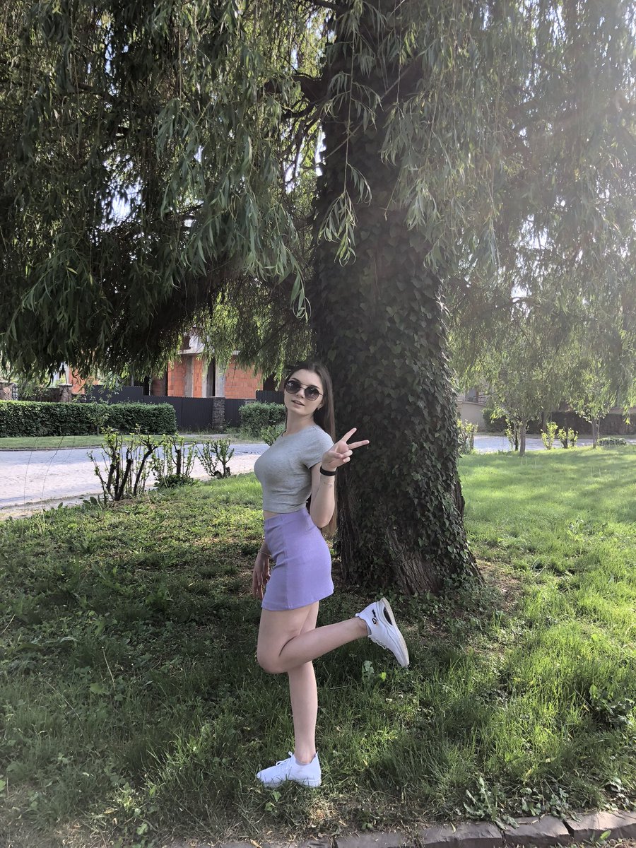 BlackSunTX's tweet photo. I love doing nothing but living like a millionaire.🤭😊
#cutegirl #sweet #pretty https://t.co/VfM7UVis2i
